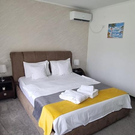 Hotel Casa Sonia Târgu Jiu Esterno foto