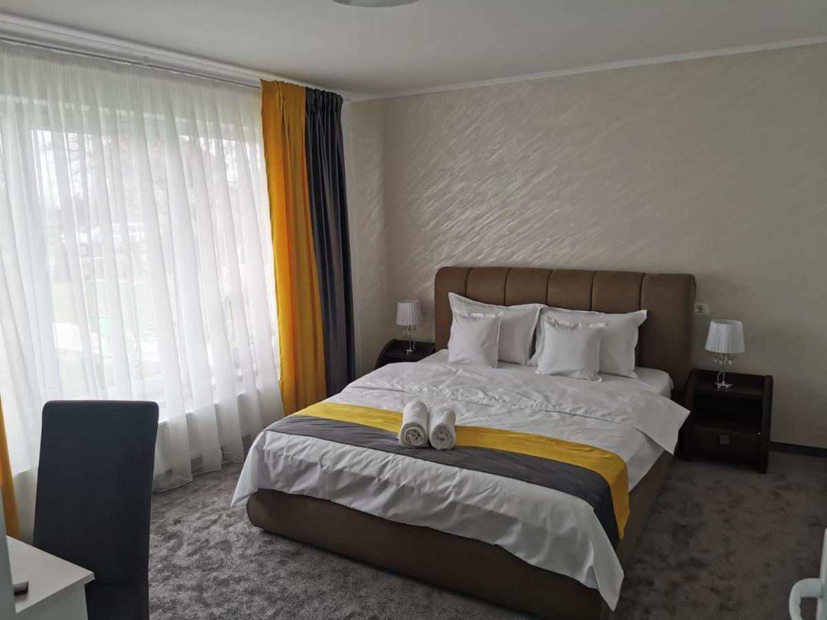 Hotel Casa Sonia Târgu Jiu Esterno foto